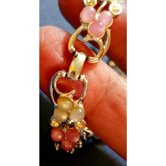 Pretty pink and pearl cabochon bracelet silver toned - Picture 5 of 6